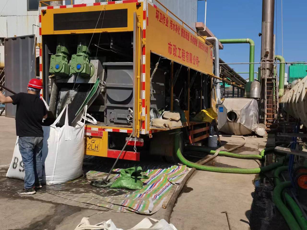 新华淤泥压干处理